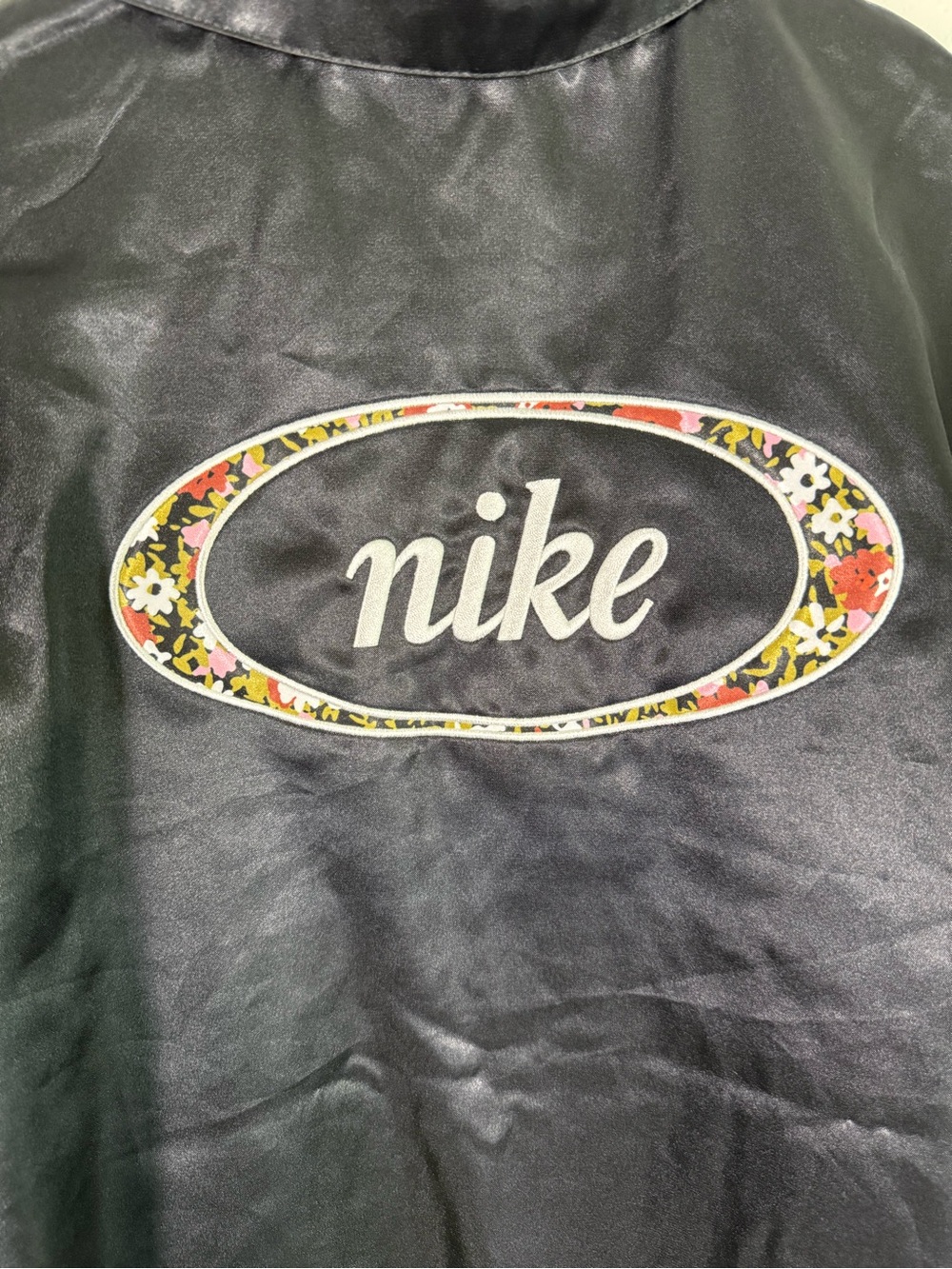 Nike Floral Logo Satin Coaches Jacket Black Cropped Windbreaker Small NWOT - Picture 5 of 8
